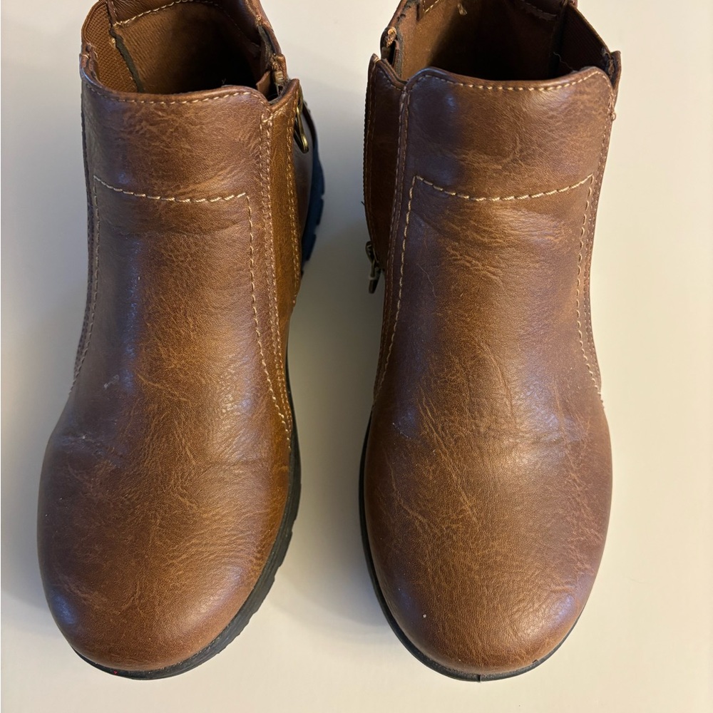 Easy Street Comfort Wave Brown Ankle Boots Size 7M